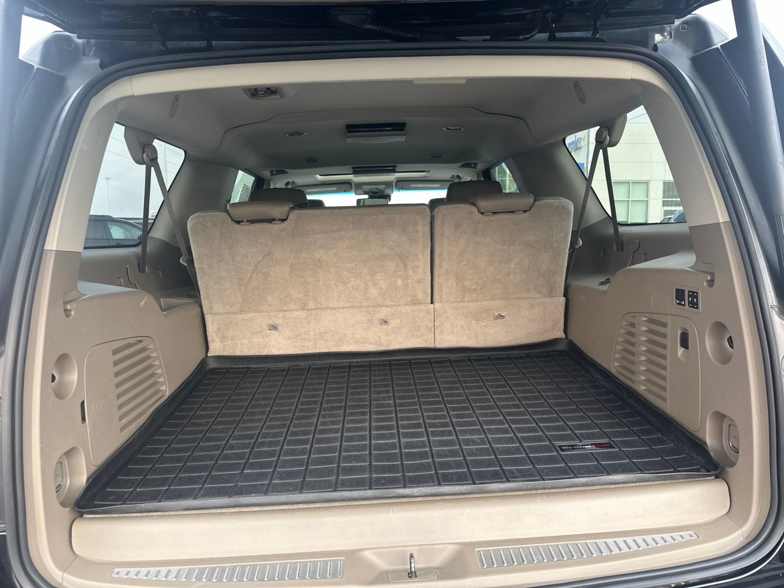 Used 2015 Chevrolet Suburban LTZ AWD/4WD image 31