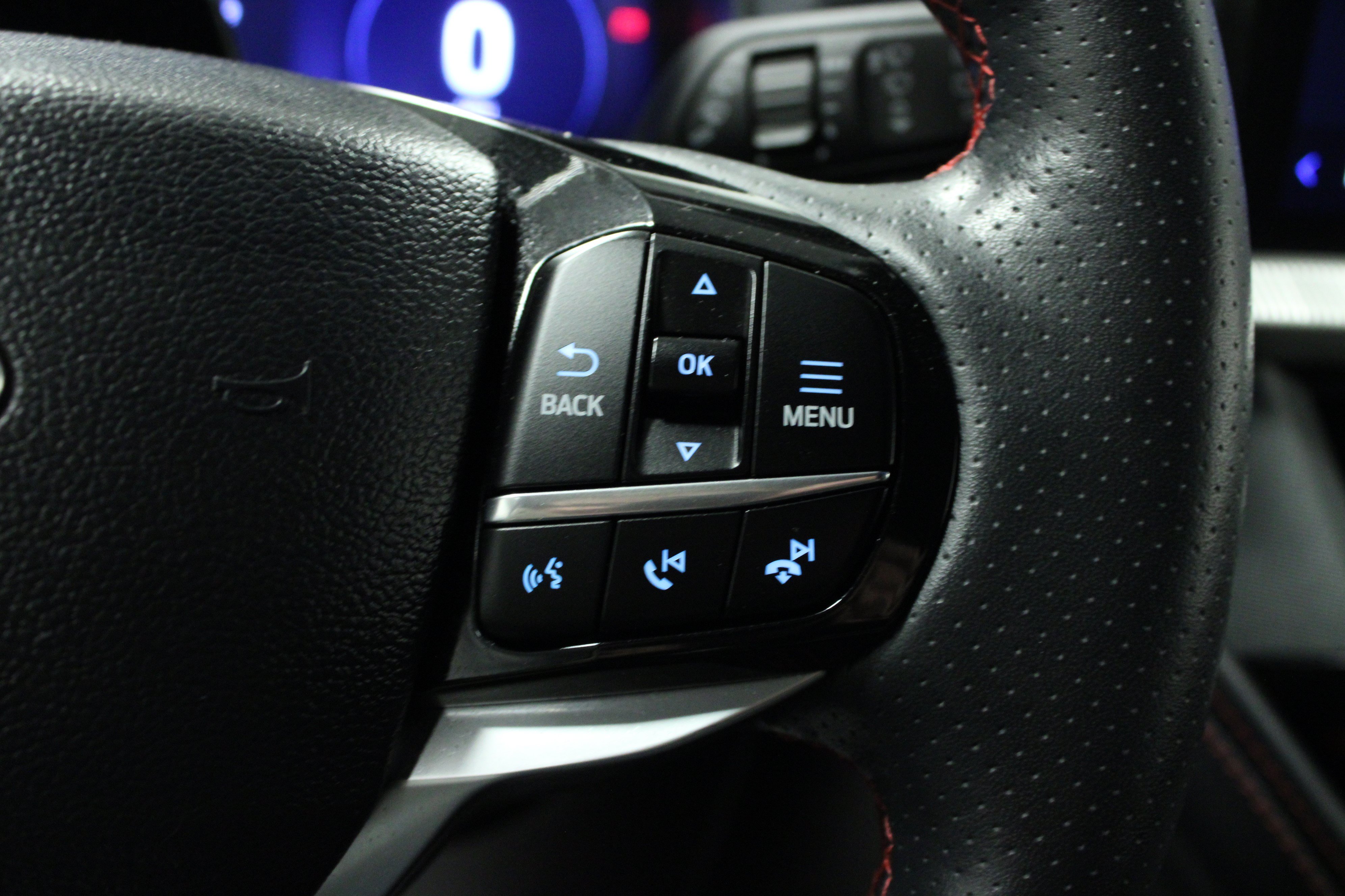 Used 2025 Ford Explorer ST-Line w/ ST-Line Street Pack AWD/4WD image 22