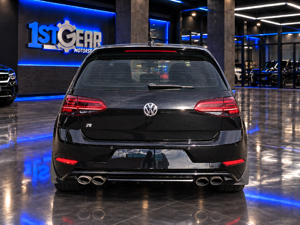 Used 2018 Volkswagen Golf R 4-Door AWD/4WD image 7