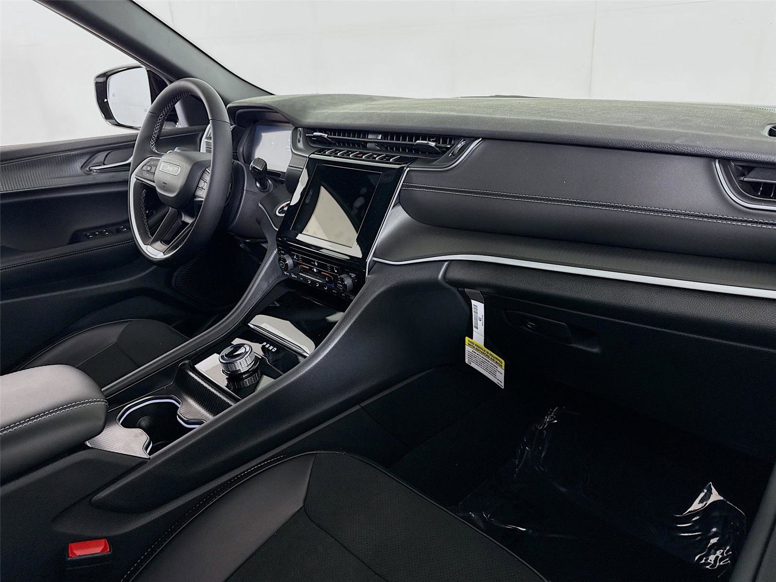 New 2025 Jeep Grand Cherokee Altitude image 21