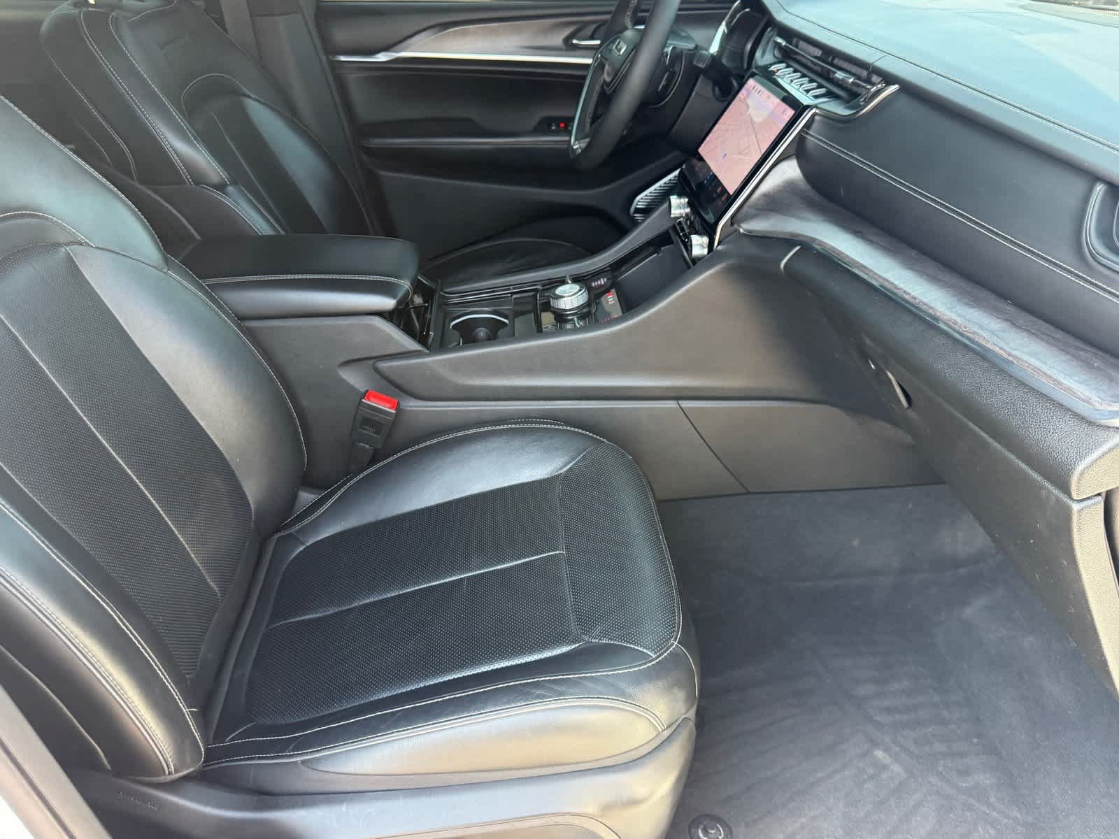 Used 2023 Jeep Grand Cherokee L Overland AWD/4WD image 31