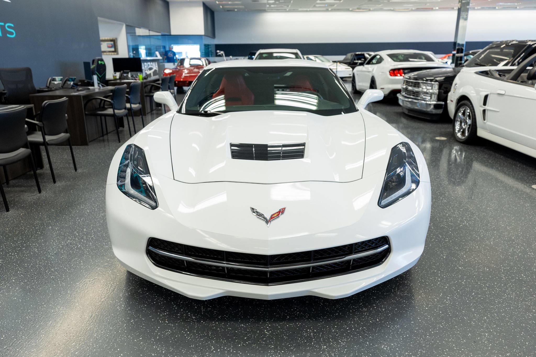 Used 2018 Chevrolet Corvette Stingray Coupe w/ 1LT RWD image 2