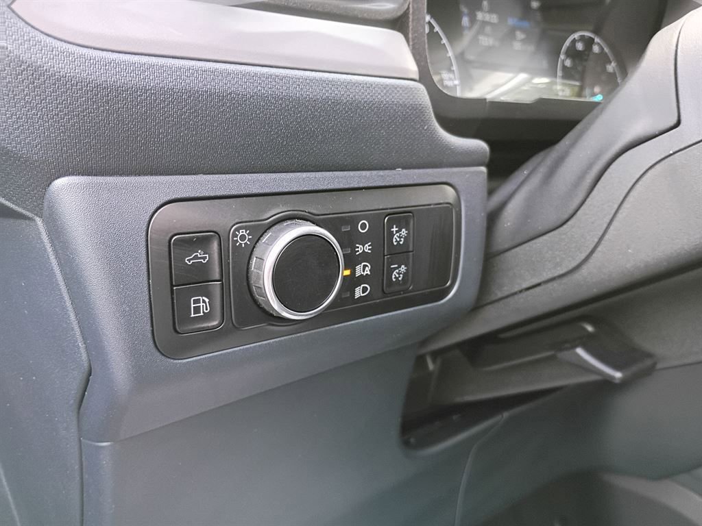 Used 2023 Ford Maverick XL image 18