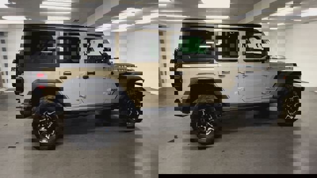 Used 2022 Jeep Wrangler Unlimited Rubicon 4xe w/ Cold Weather Group image 9