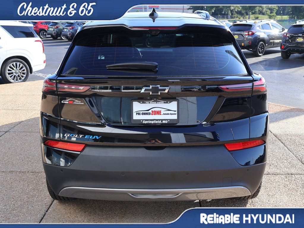 Used 2023 Chevrolet Bolt EUV Premier w/ Sun & Sound Package FWD image 5