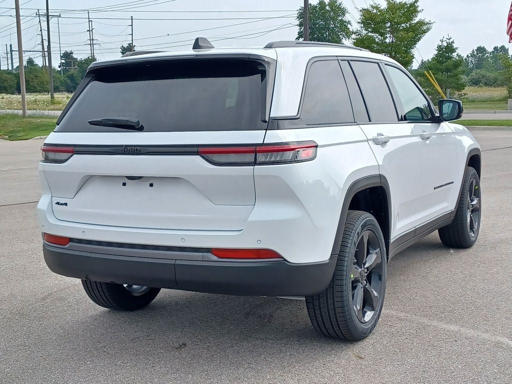 New 2026 Jeep Grand Cherokee Limited w/ Limited Altitude Package AWD/4WD image 4