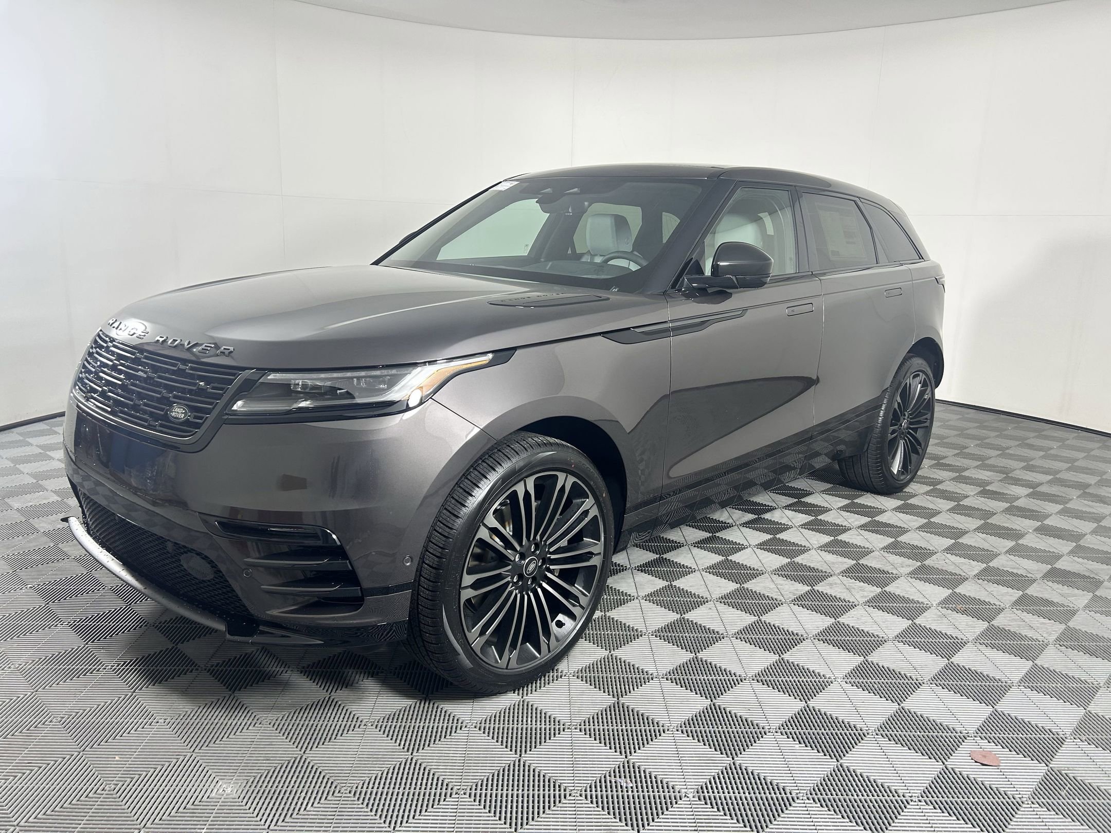 New 2026 Land Rover Range Rover Velar Dynamic SE video 1