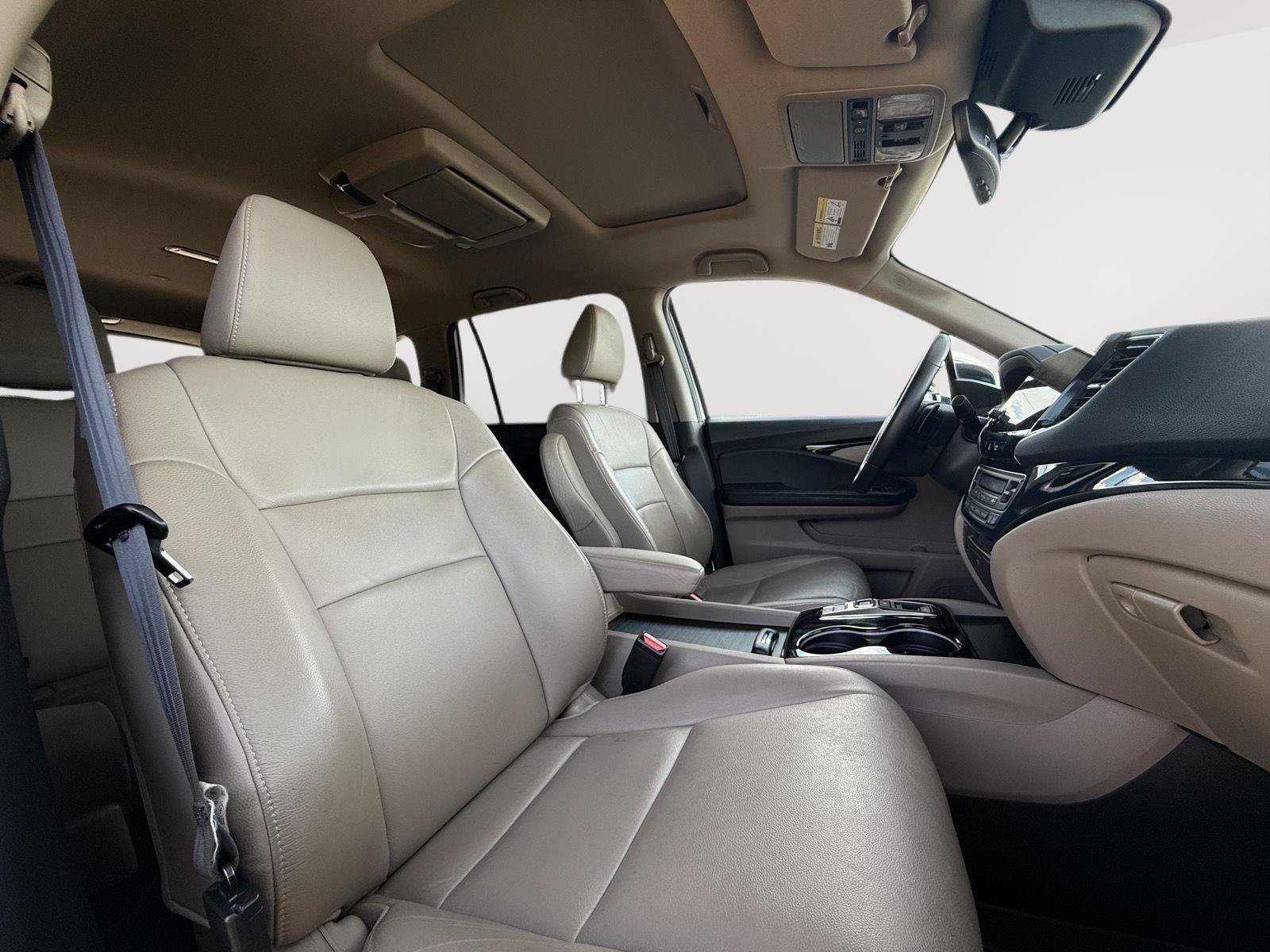 Certified 2021 Honda Pilot Touring image 24