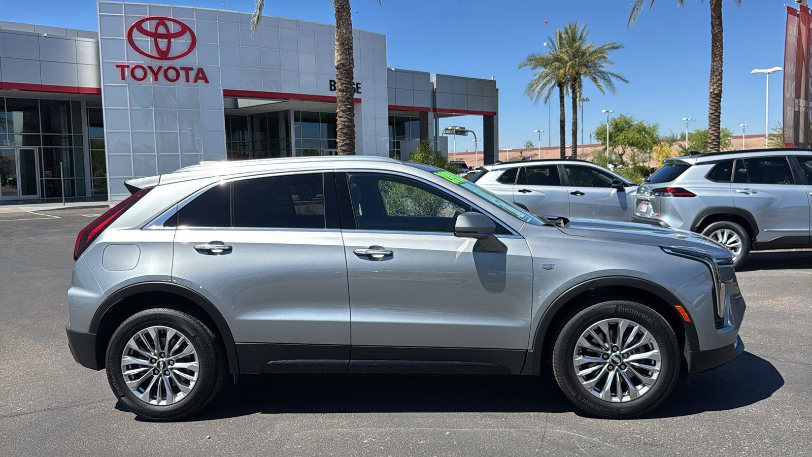 Used 2024 Cadillac XT4 Premium Luxury image 8