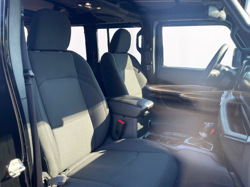Used 2023 Jeep Wrangler Unlimited Sport AWD/4WD image 15