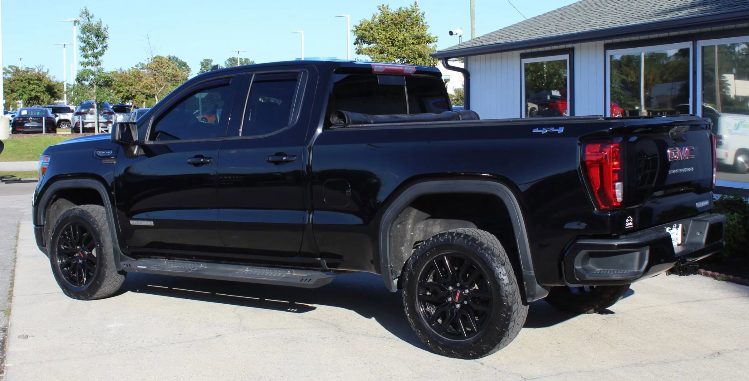 Used 2019 GMC Sierra 1500 Elevation w/ Elevation Value Package image 3