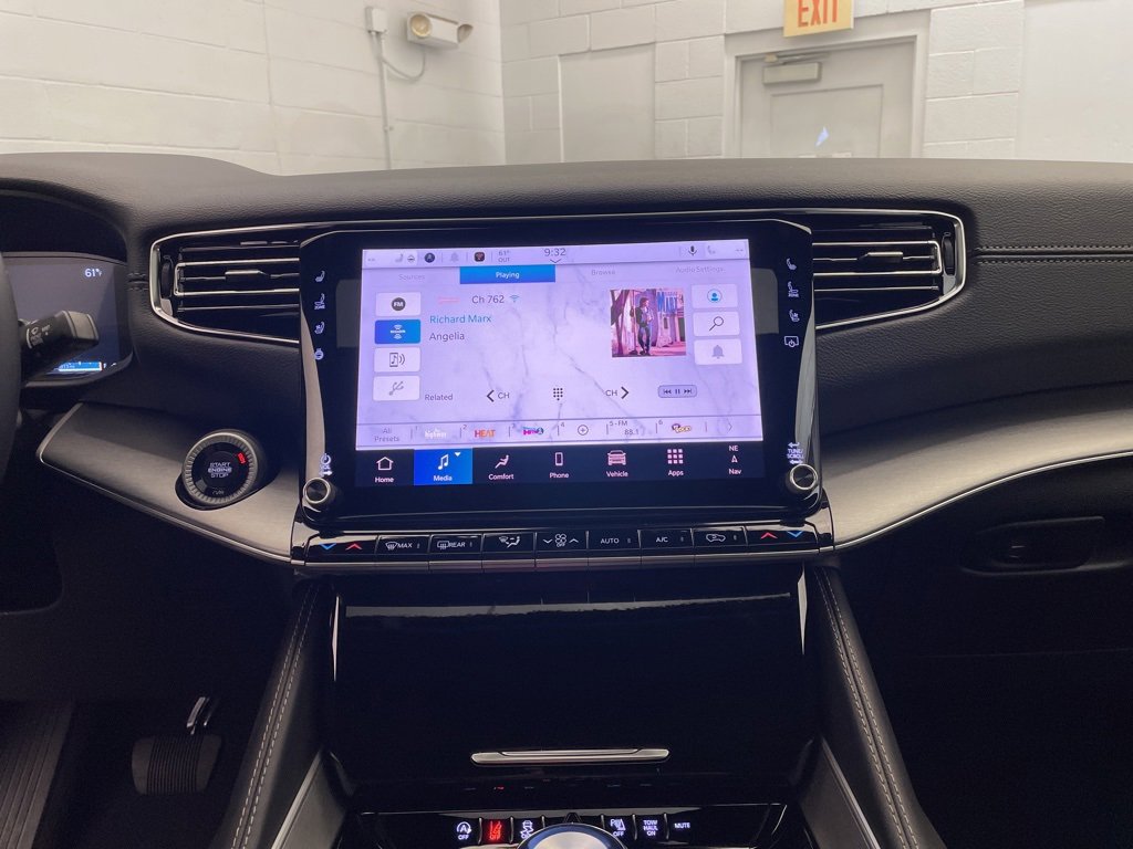 New 2025 Jeep Wagoneer 4WD w/ Premium Group I image 14