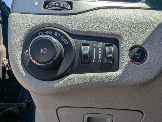 Used 2019 Jeep Cherokee Limited AWD/4WD image 17