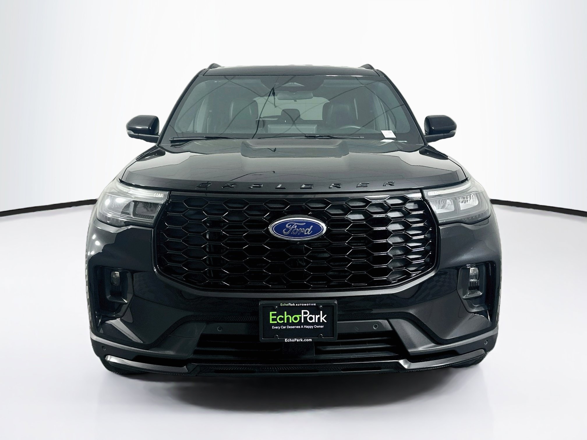 Used 2025 Ford Explorer ST-Line w/ ST-Line Street Pack AWD/4WD image 2