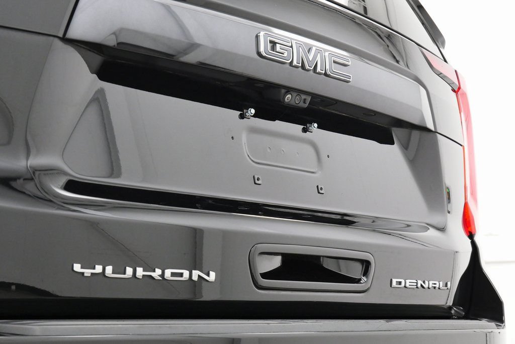 Used 2024 GMC Yukon Denali Ultimate AWD/4WD image 10