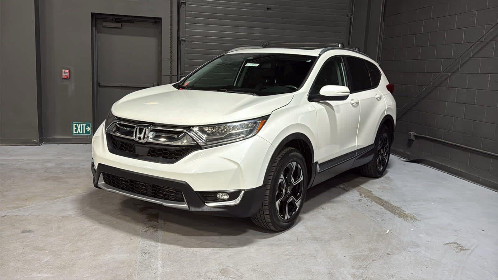 Used 2017 Honda CR-V Touring image 3