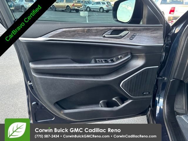 Used 2024 Jeep Grand Cherokee L Limited w/ Black Appearance Package AWD/4WD image 13