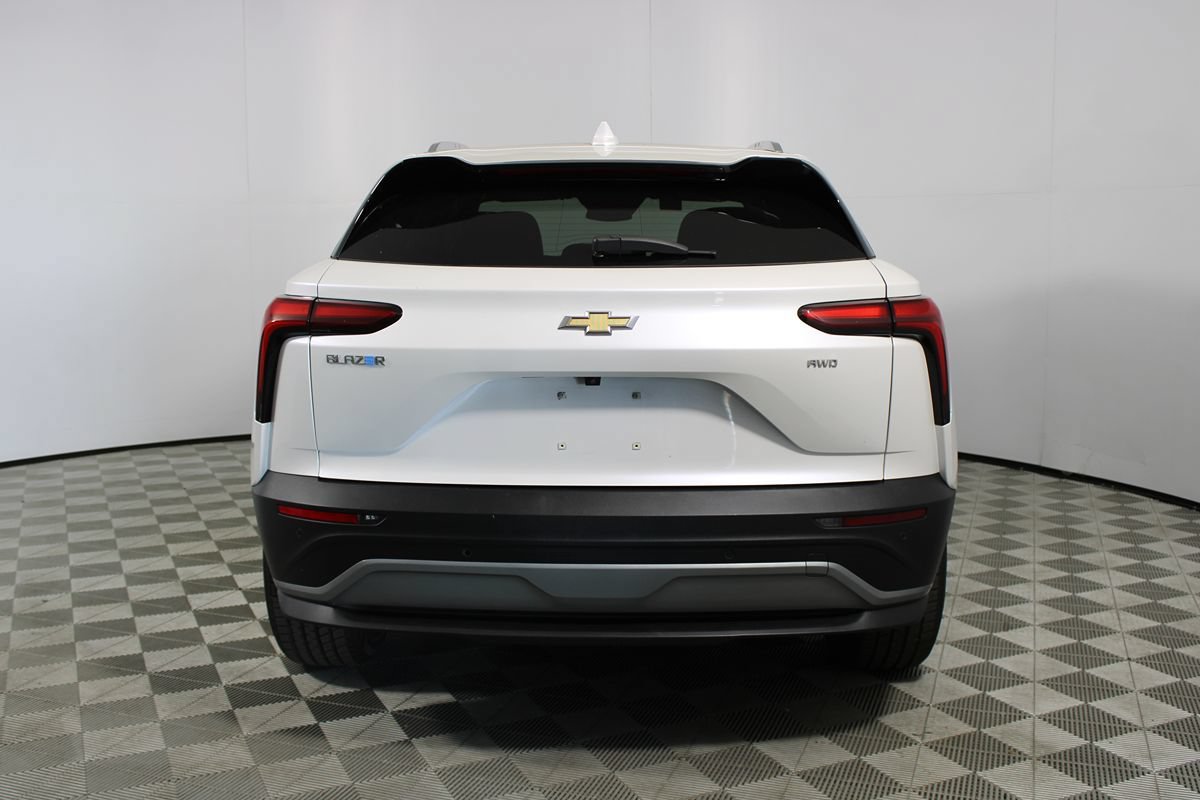 Used 2024 Chevrolet Blazer EV LT AWD/4WD image 5