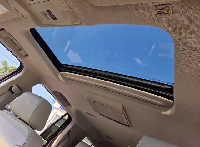 Used 2019 GMC Yukon Denali w/ Denali Ultimate Package AWD/4WD image 8