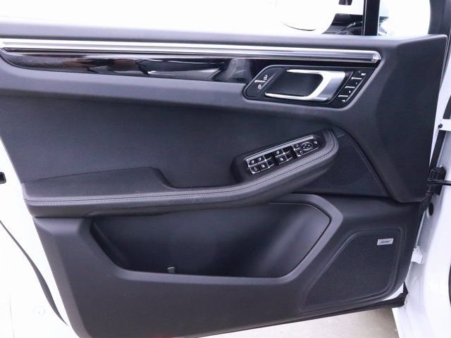 New 2024 Porsche Macan image 15