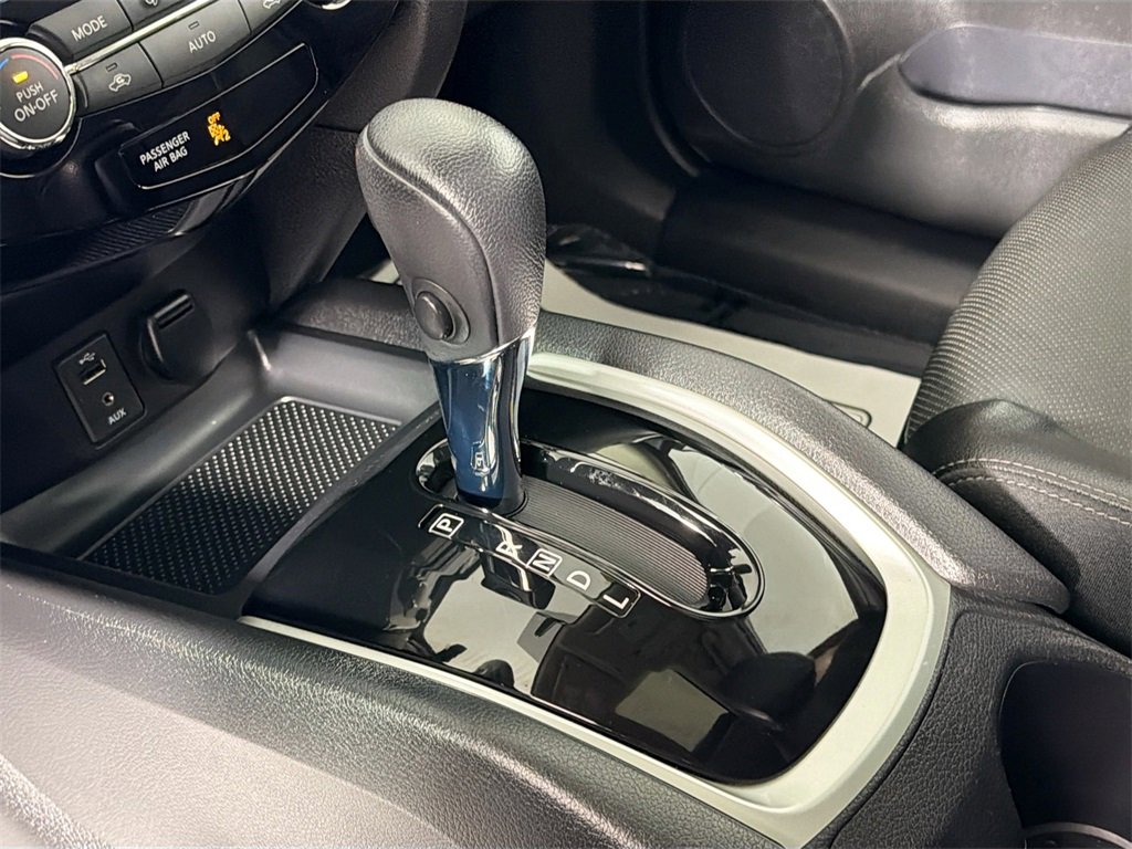 Used 2016 Nissan Rogue SL image 16