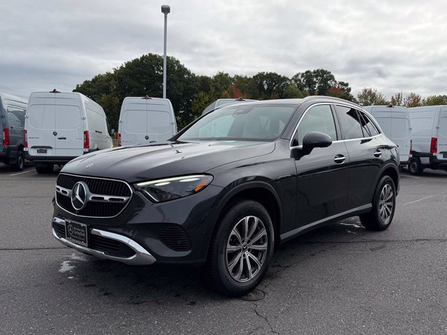 Used 2023 Mercedes-Benz GLC 300 4MATIC image 3