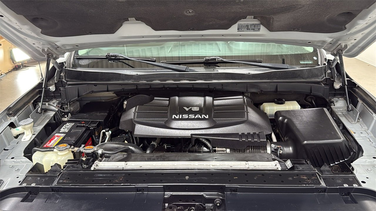 Used 2018 Nissan Titan SV w/ SV Convenience Package image 25