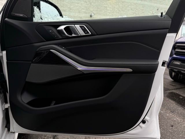 Used 2026 BMW X7 xDrive40i w/ M Sport Package image 15