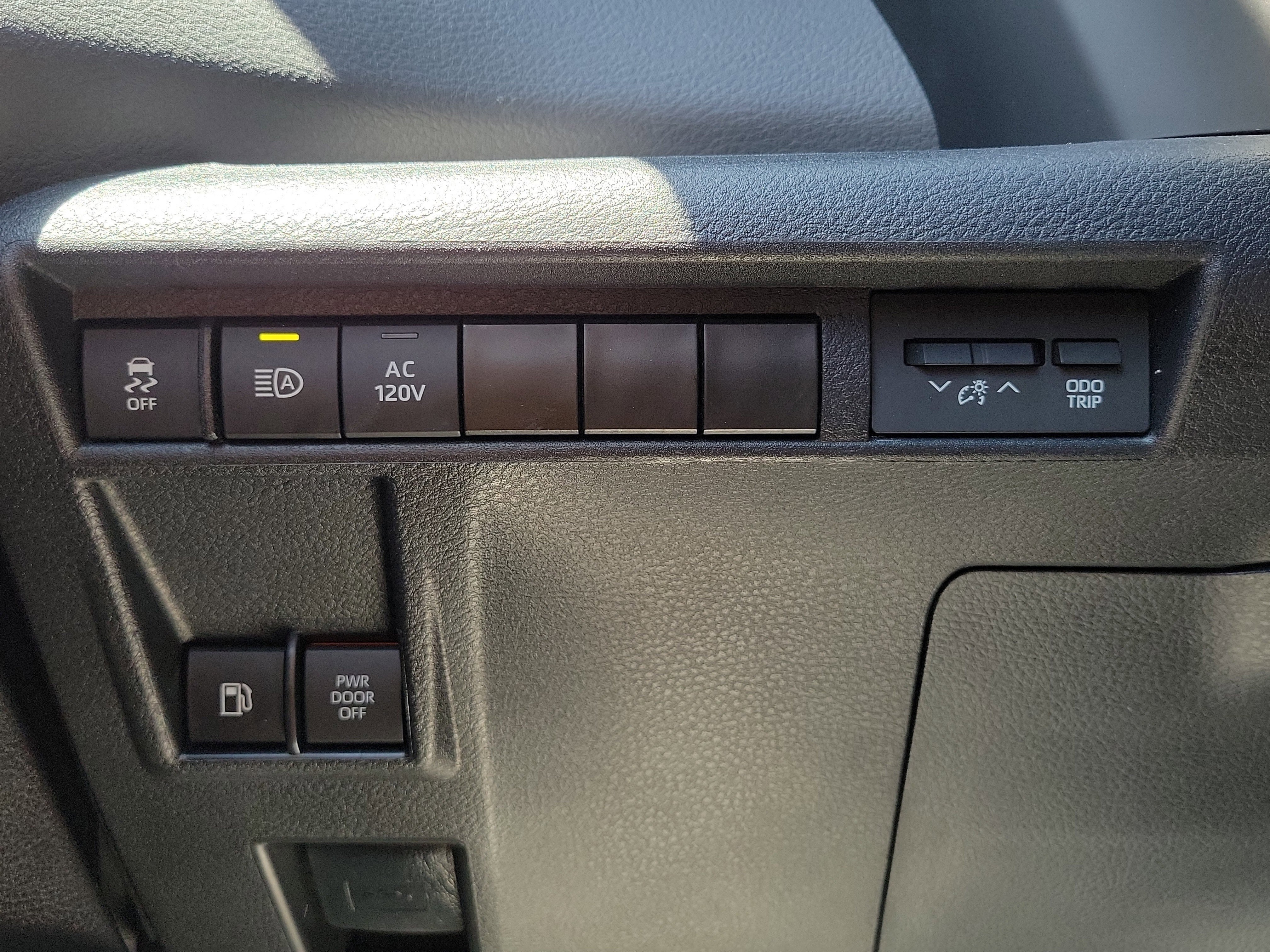 Used 2024 Toyota Sienna XSE w/ XSE Plus Package AWD/4WD image 29
