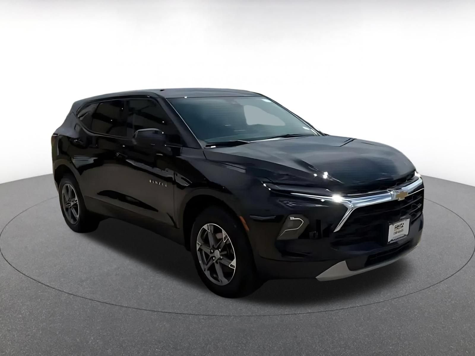 Used 2026 Chevrolet Blazer LT FWD image 3