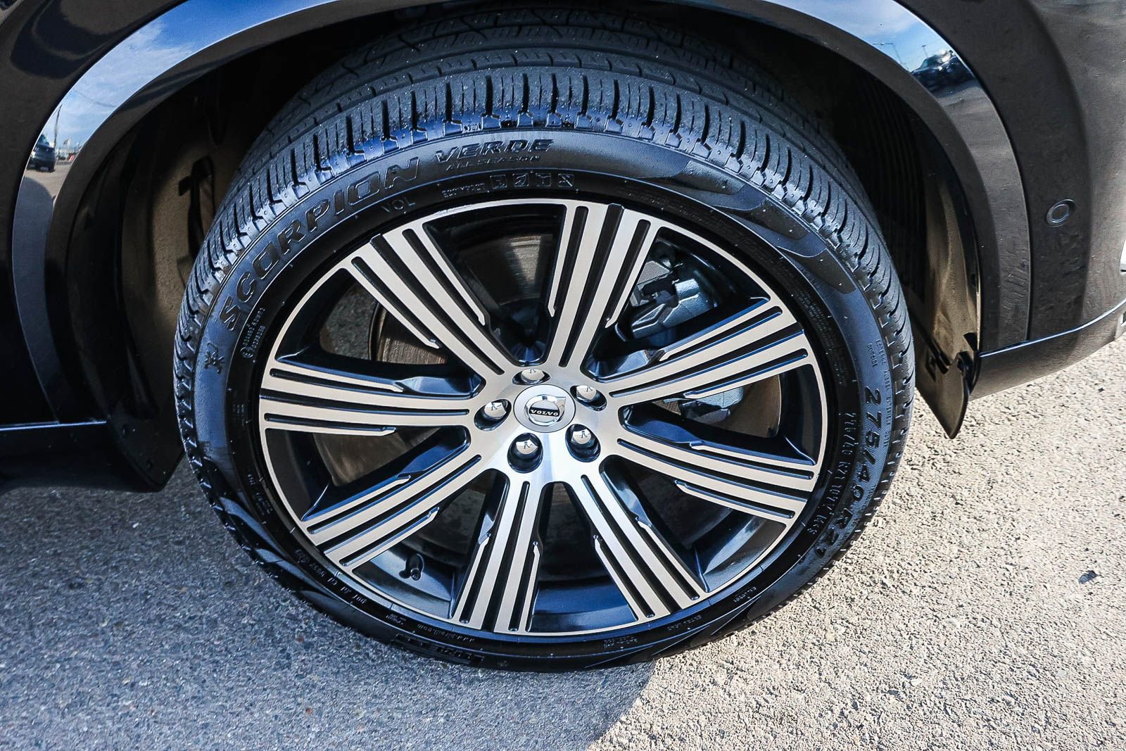 Used 2024 Volvo XC90 T8 Ultimate w/ Protection Package Premier image 15