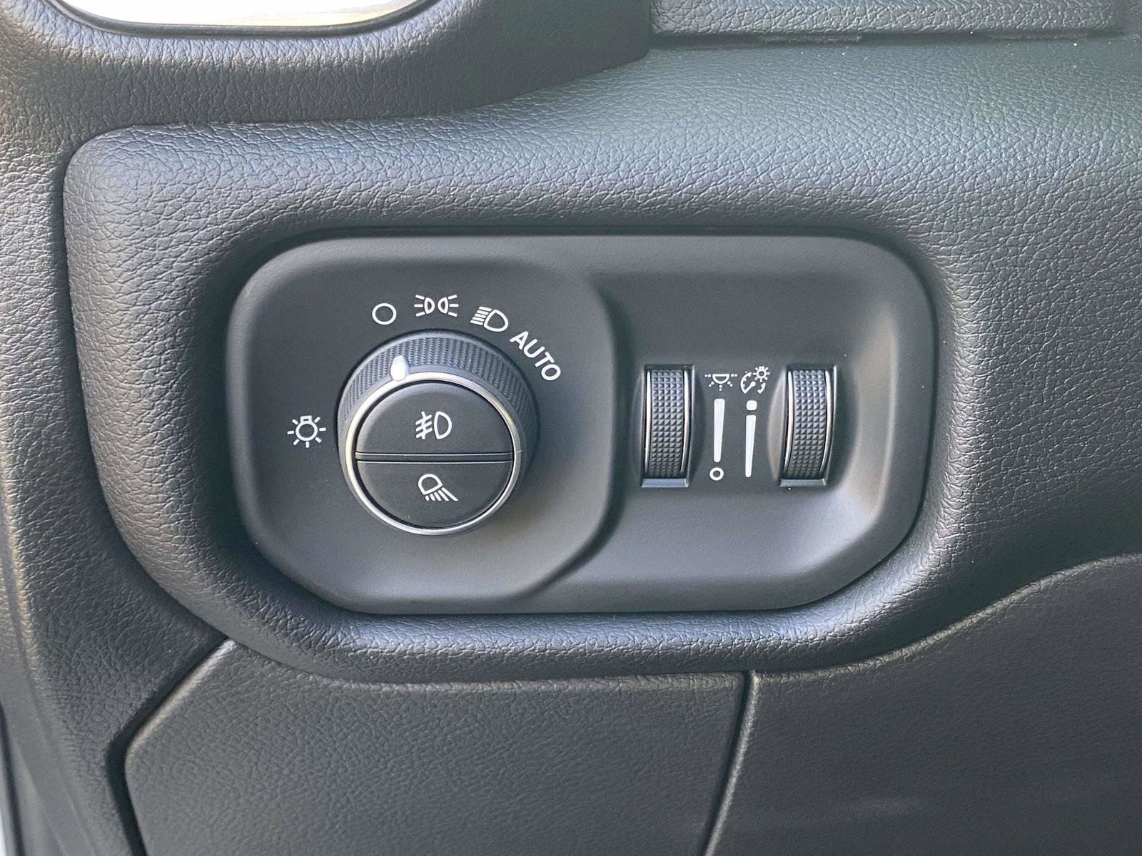 Used 2025 RAM 2500 Laramie w/ Night Edition image 19