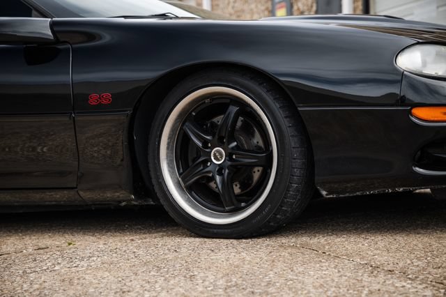 Used 2002 Chevrolet Camaro Z28 w/ SS Performance/Appearance Pkg RWD image 52