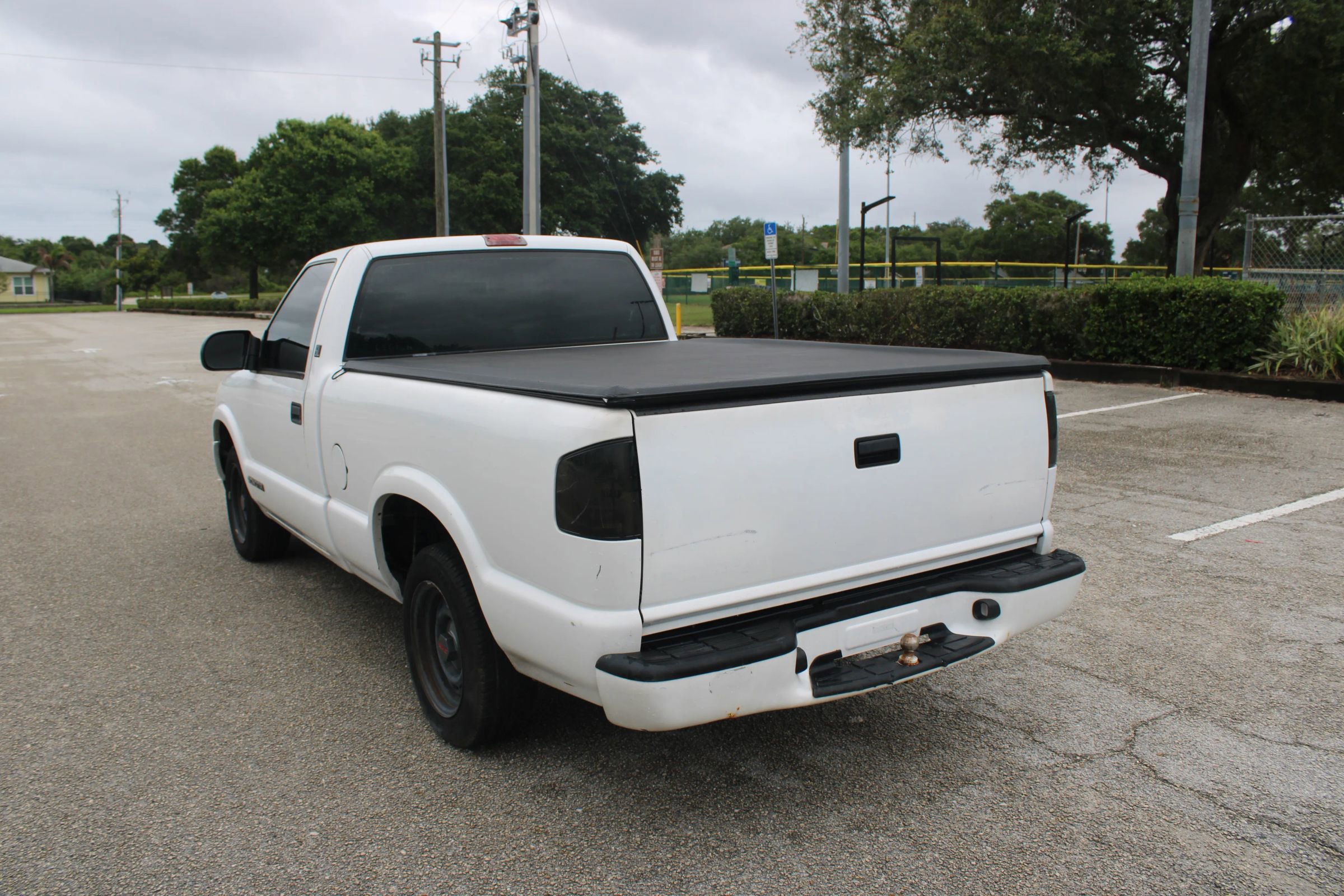 Used 1999 GMC Sonoma SL RWD image 5