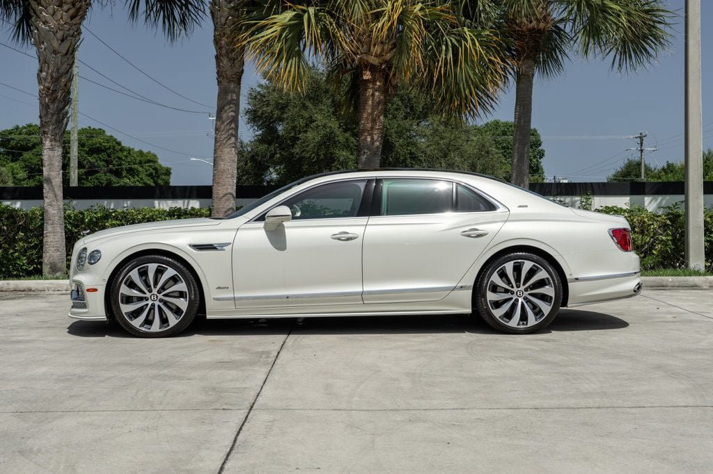 Used 2023 Bentley Flying Spur Azure AWD/4WD image 3