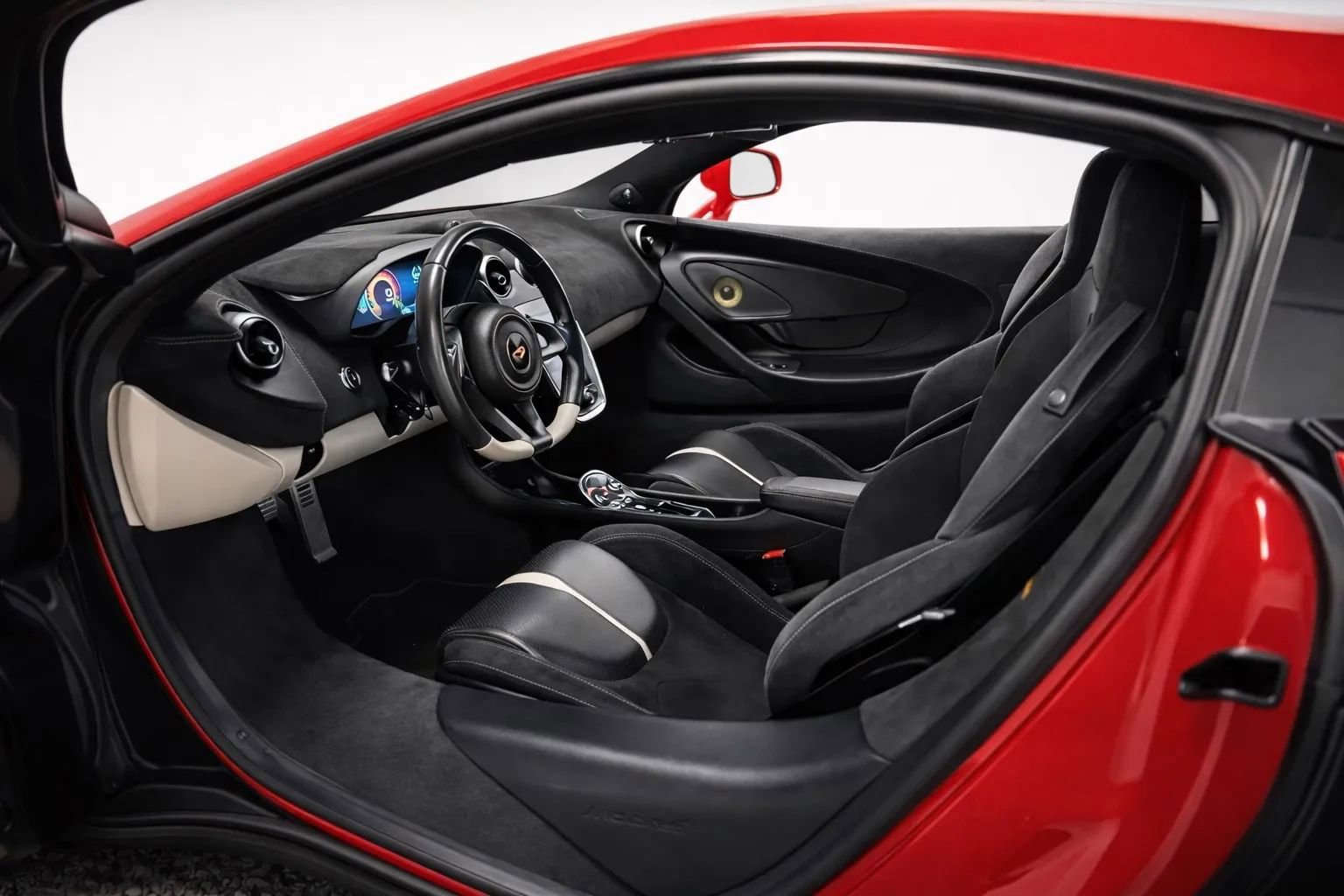 Used 2017 McLaren 570S image 13