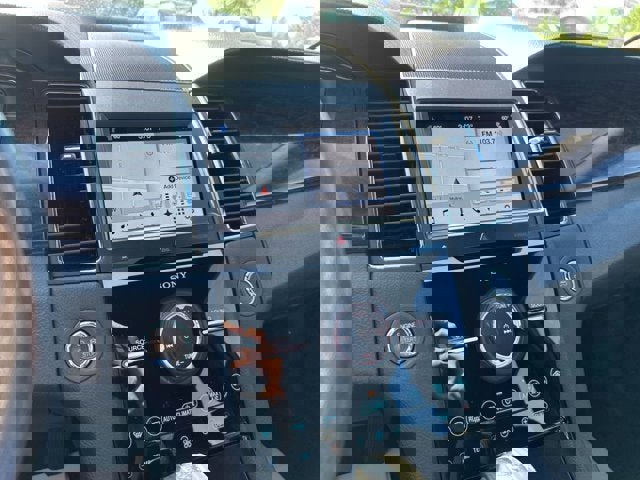 Used 2017 Ford Taurus Limited FWD image 19