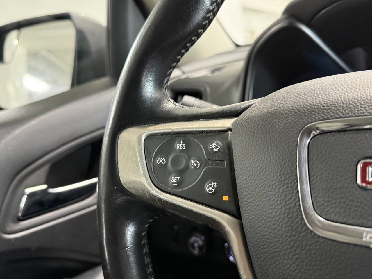 Used 2021 GMC Canyon Denali image 14