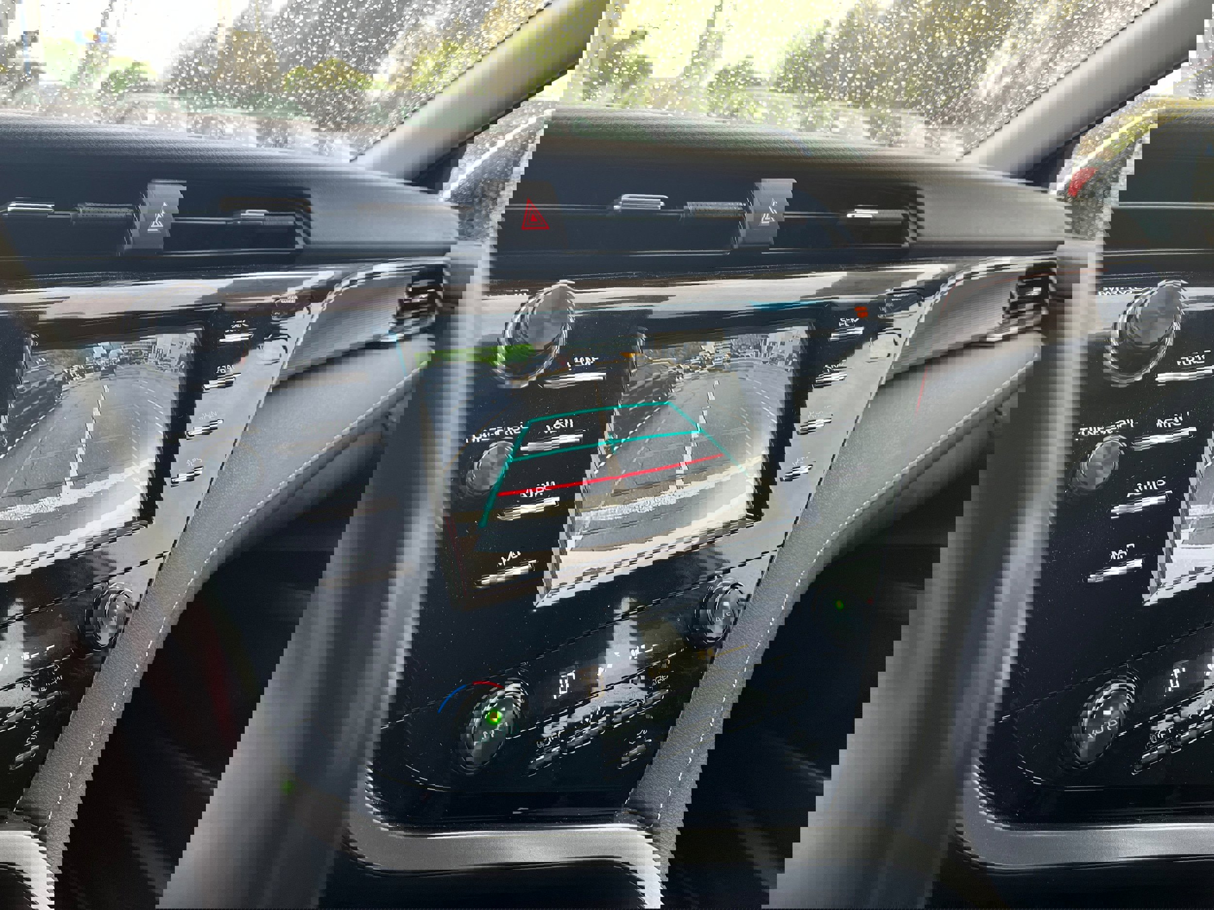 Used 2019 Toyota Camry SE FWD image 13