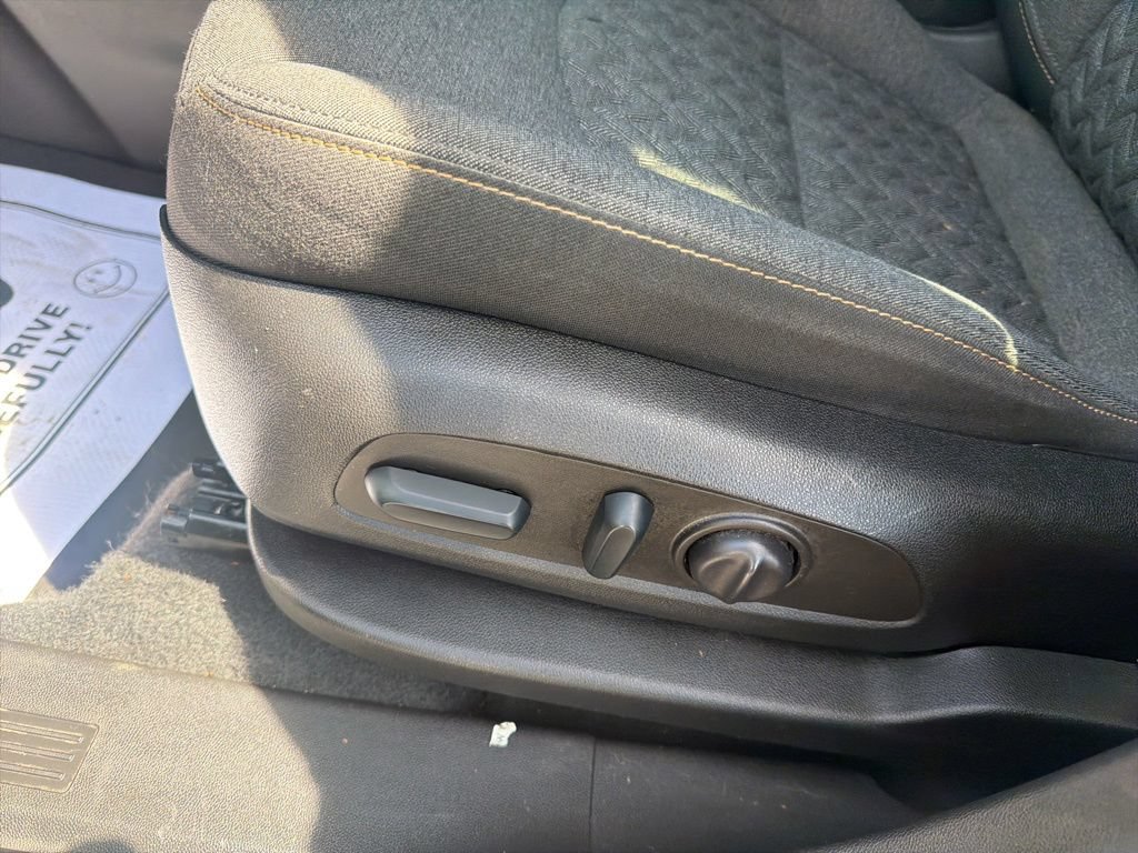 Used 2022 Chevrolet Equinox LT FWD image 12