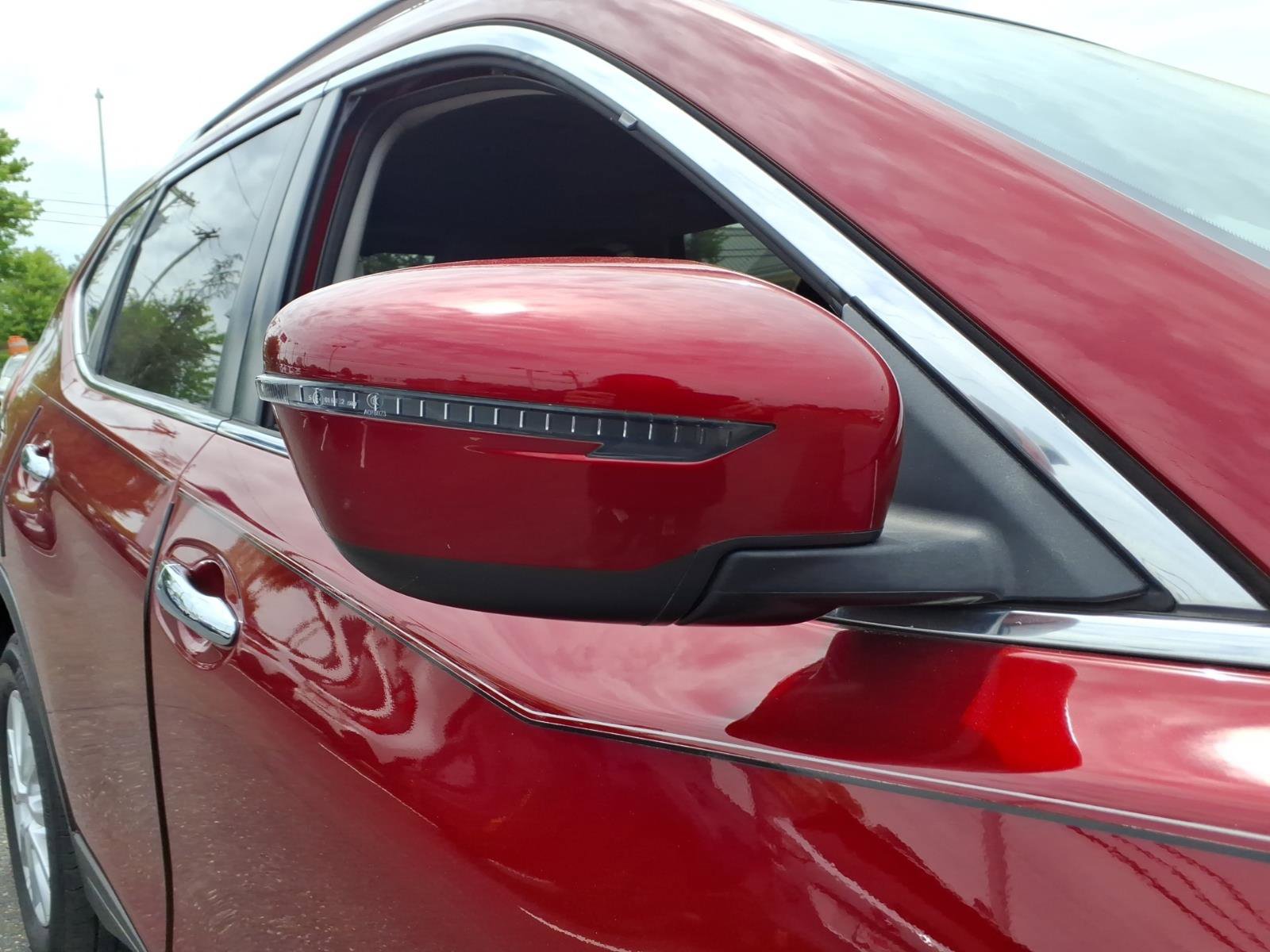 Used 2019 Nissan Rogue SV AWD/4WD image 8
