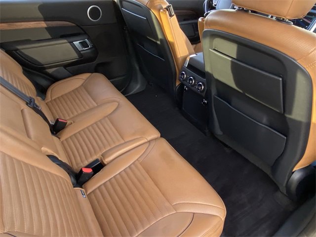 Used 2017 Land Rover Discovery HSE image 23