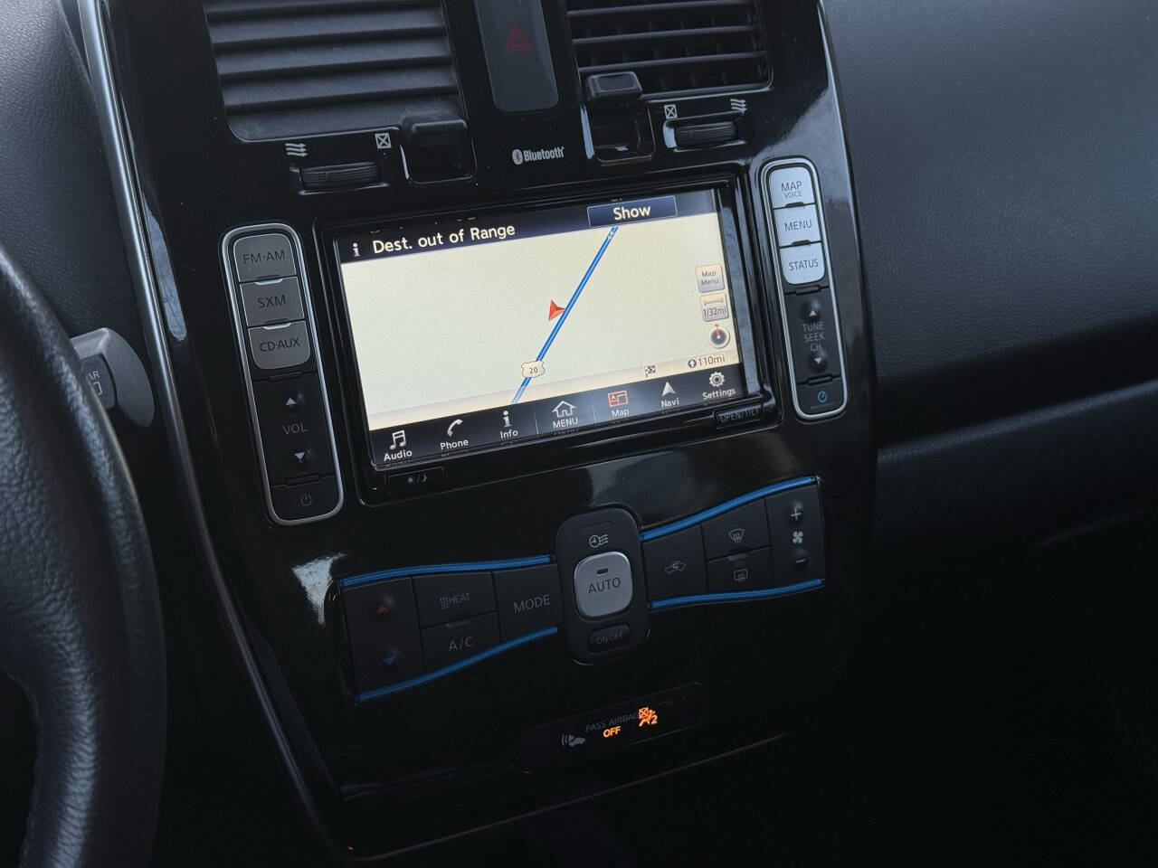 Used 2017 Nissan Leaf SV image 18