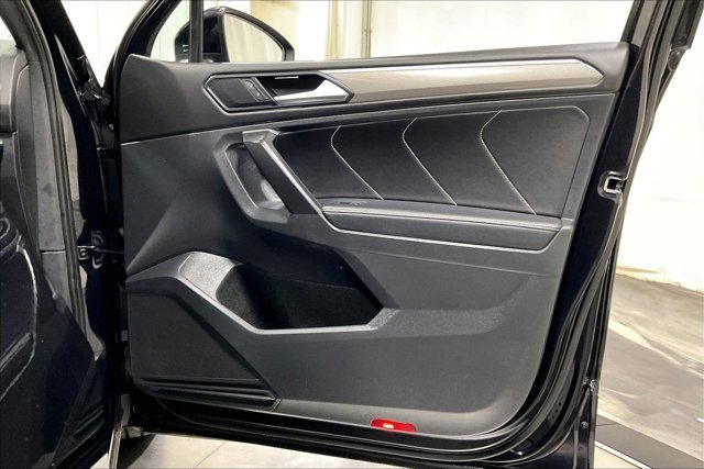 Used 2024 Volkswagen Tiguan SE R-Line w/ MDO Package, Three-Row image 24
