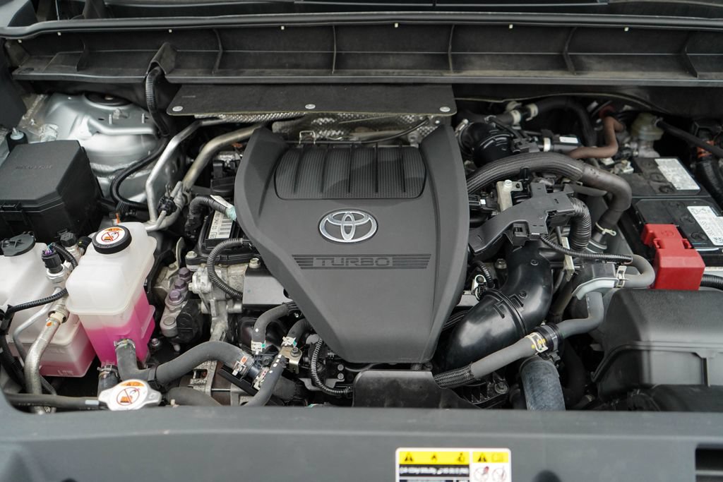 Used 2023 Toyota Highlander LE AWD/4WD image 14