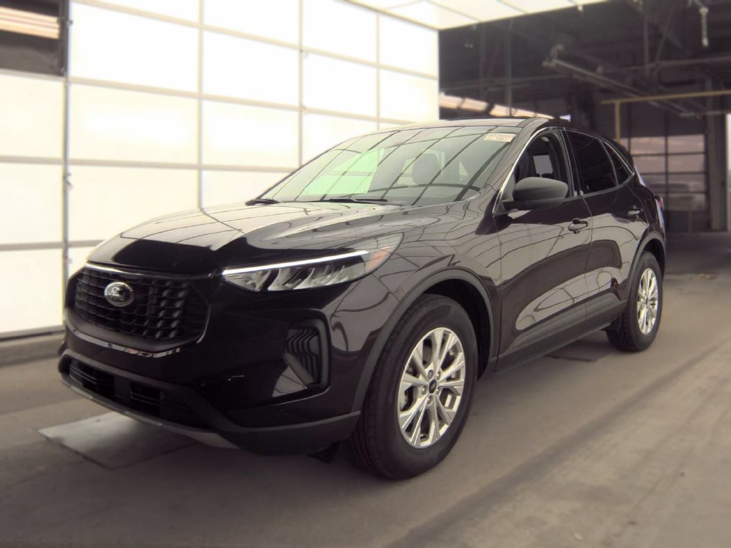 Used 2023 Ford Escape Active AWD/4WD image 3