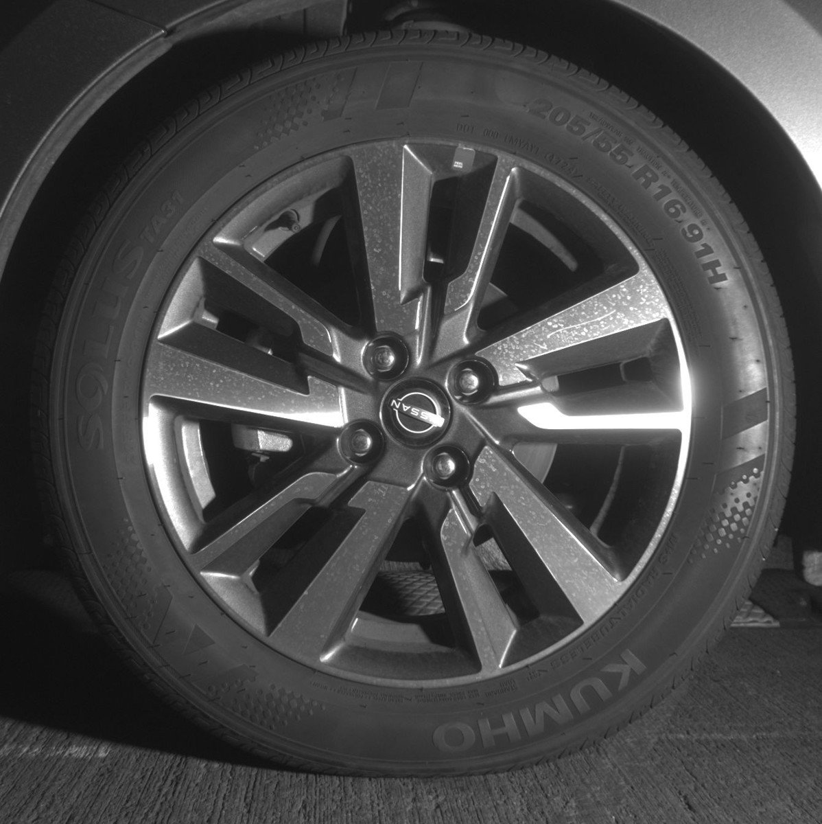 Used 2025 Nissan Versa SV image 12