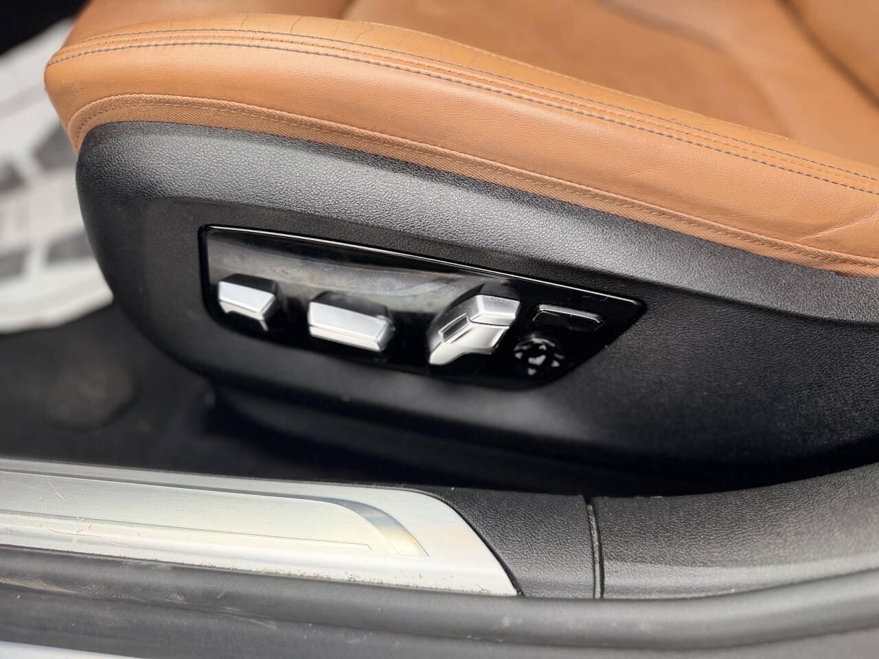 Used 2019 BMW 740i xDrive w/ Executive Package AWD/4WD image 11