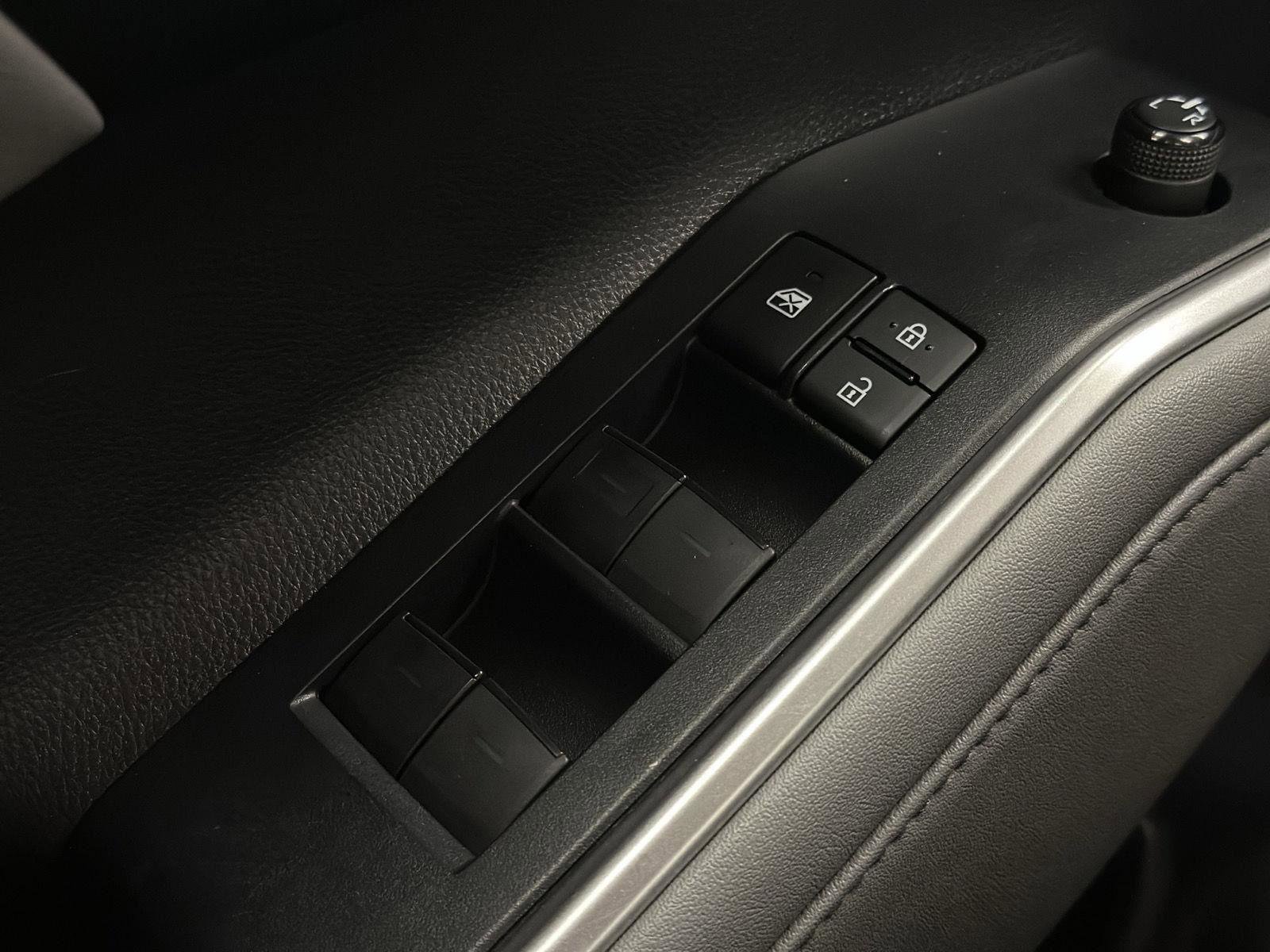 Used 2021 Toyota Highlander XLE image 40