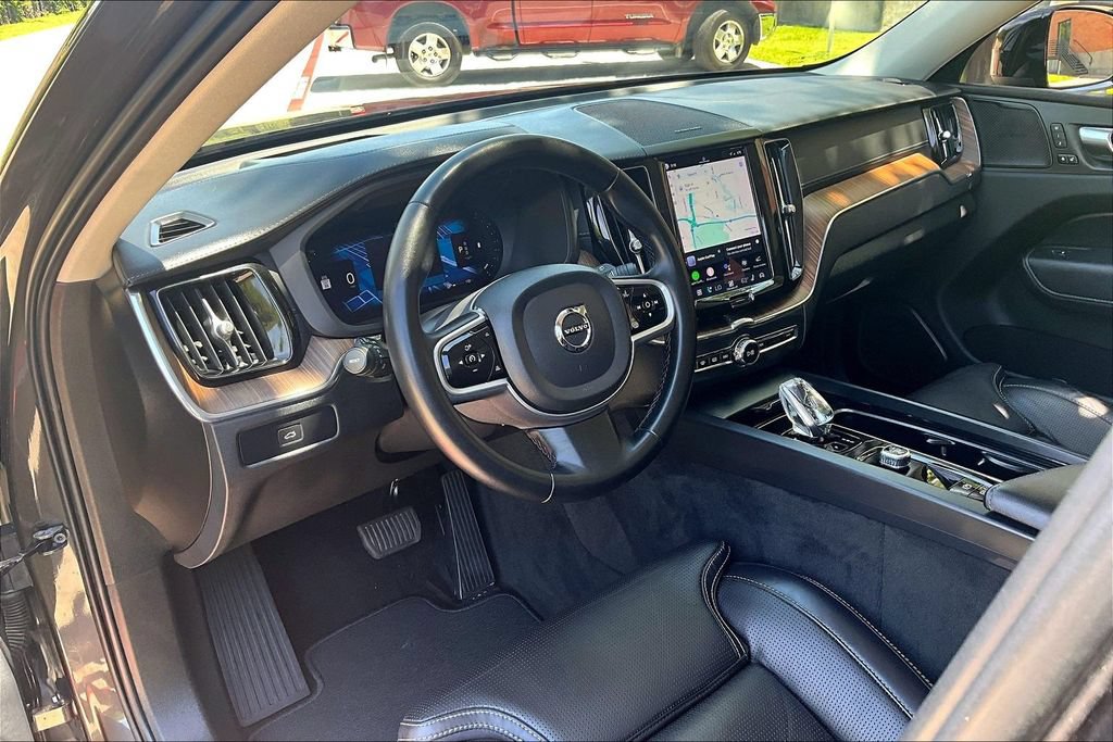 Used 2023 Volvo XC60 B5 Ultimate w/ Climate Package FWD image 17